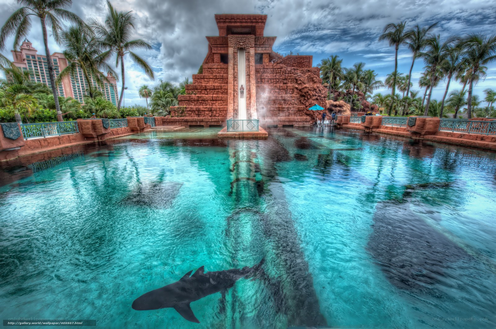 Aquatic water park attraction