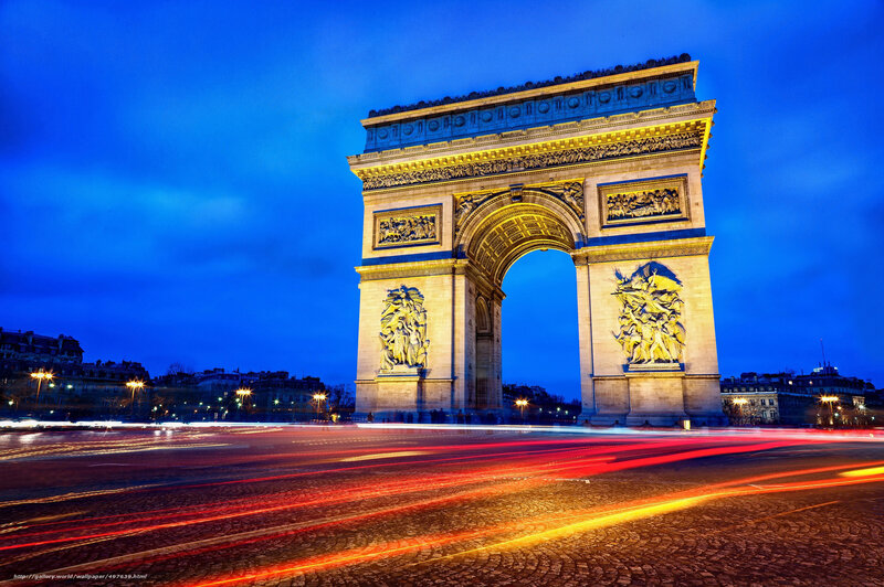 Arc de Triomphe at dusk