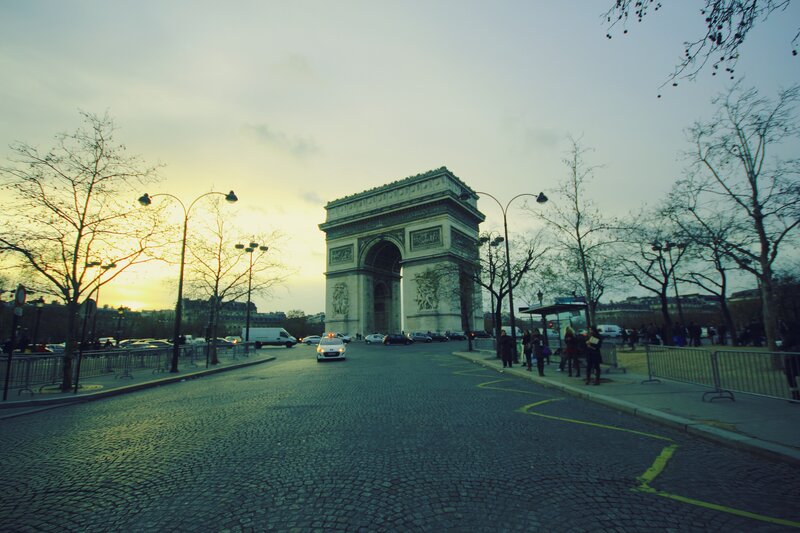 Arc De Triomphe at Dusk — Gray