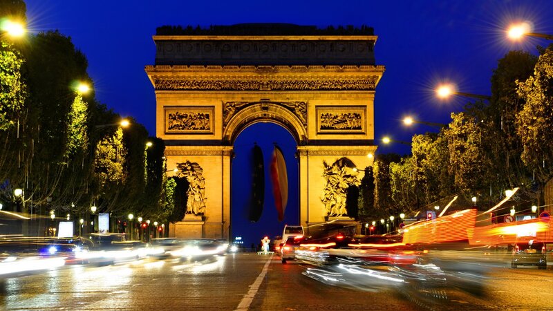 Arc de Triomphe at night