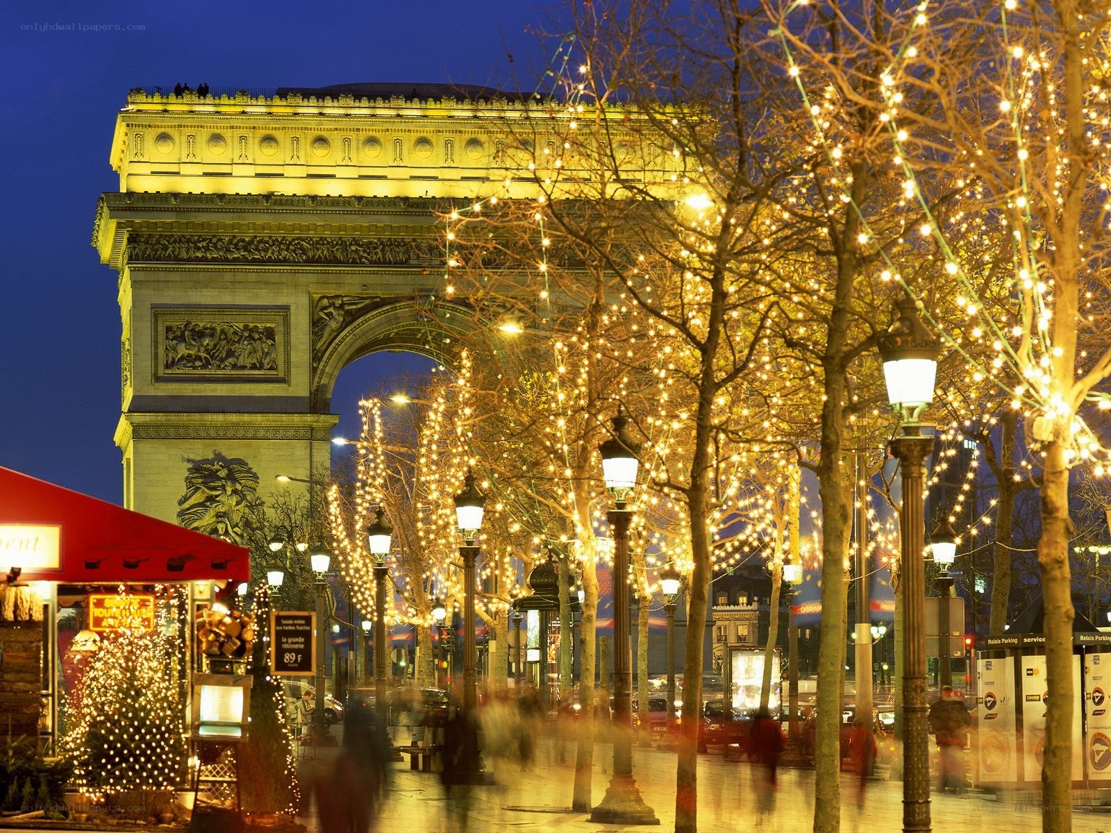 Arc de Triomphe at night