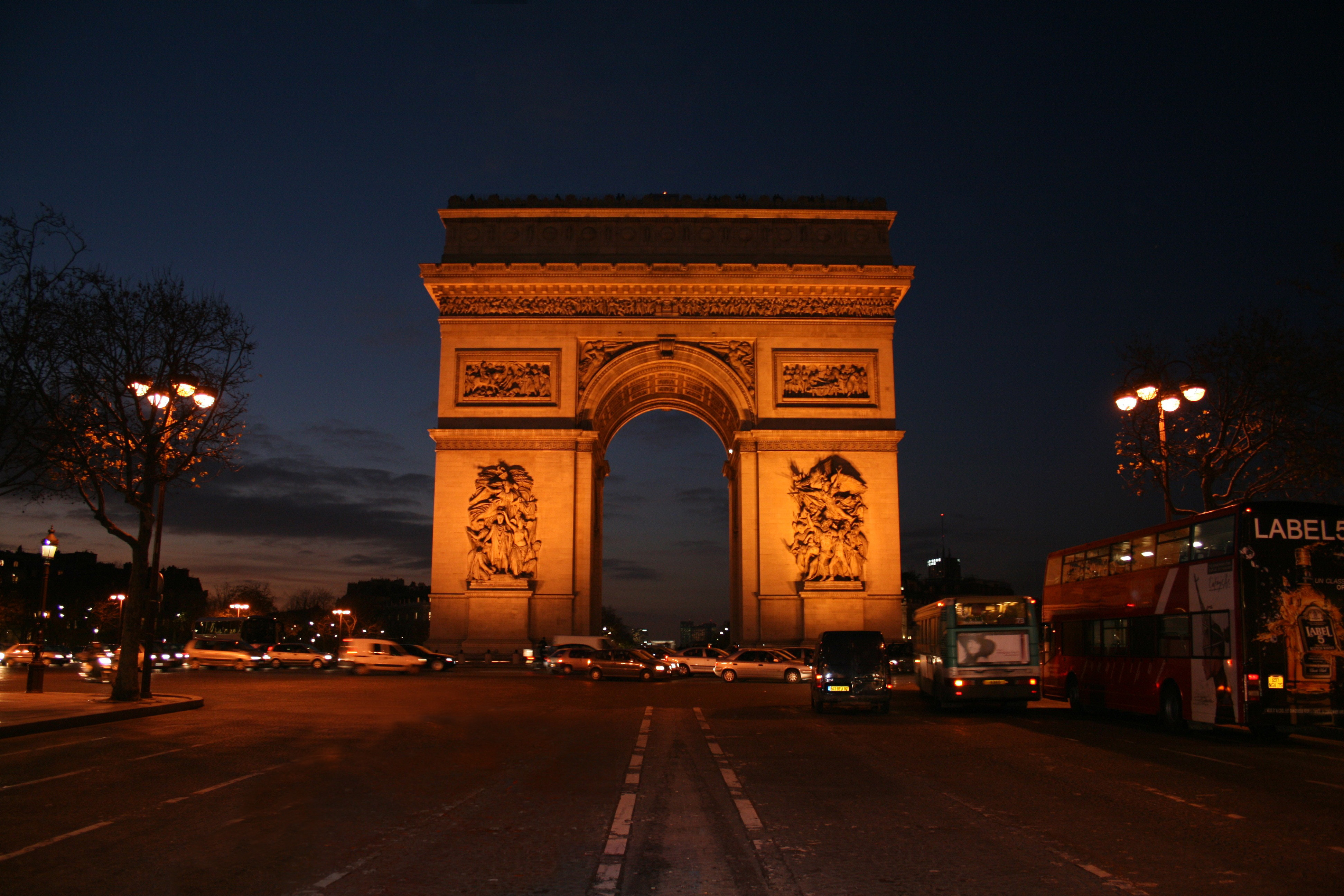 Arc de Triomphe at night