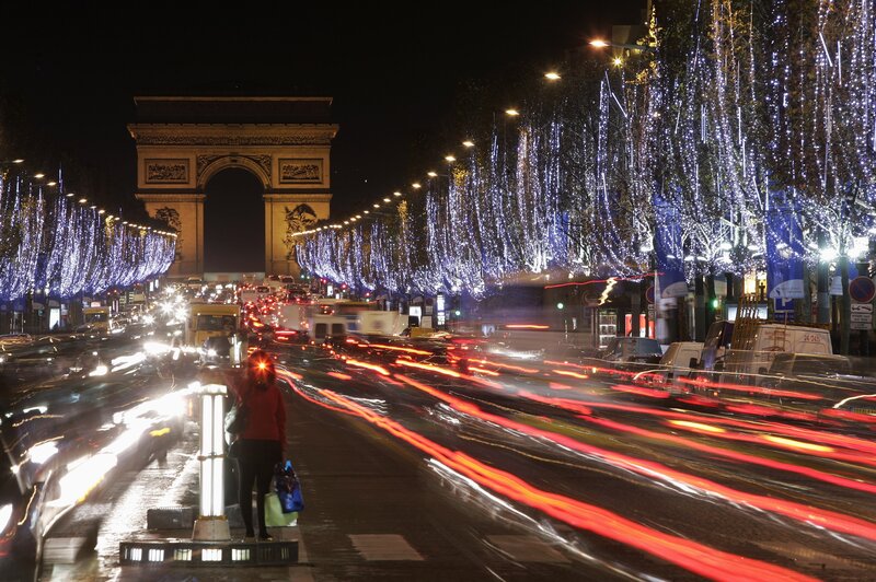 Arc De Triomphe at Night — Black, Busy