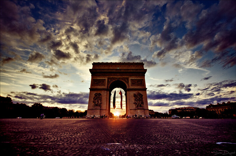 Arc De Triomphe at Sunset — Purple