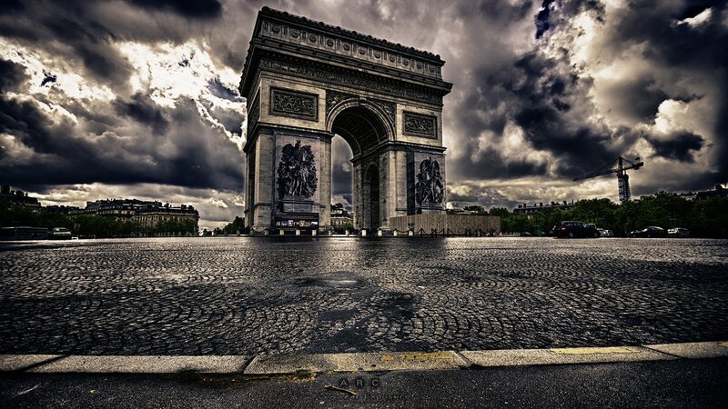 Arc De Triomphe in Paris — Gray, Dramatic, Photograph