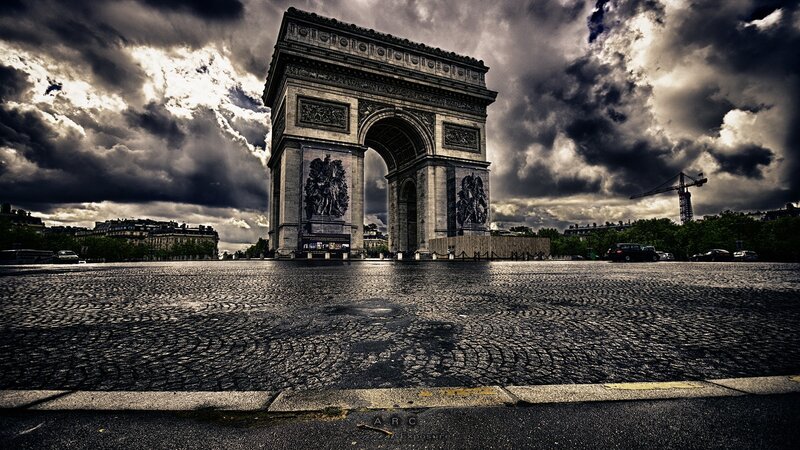 Arc De Triomphe in Paris — Gray, Dramatic