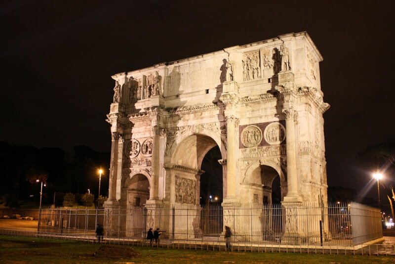 Arch of Constantine at night
