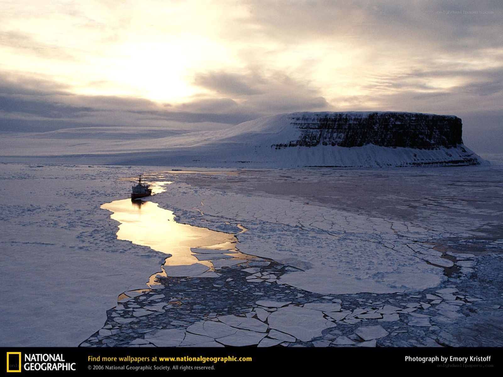 Arctic icebreaker journey