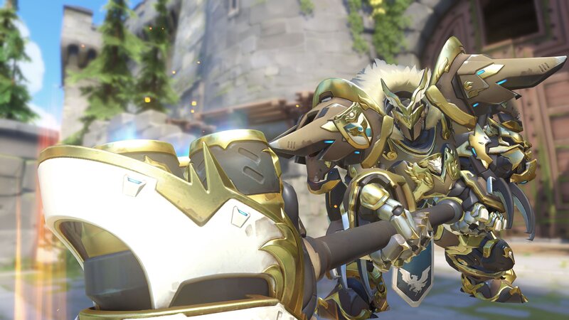Armored Character with Axe — Gold