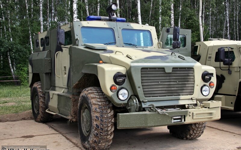armored military vehicle