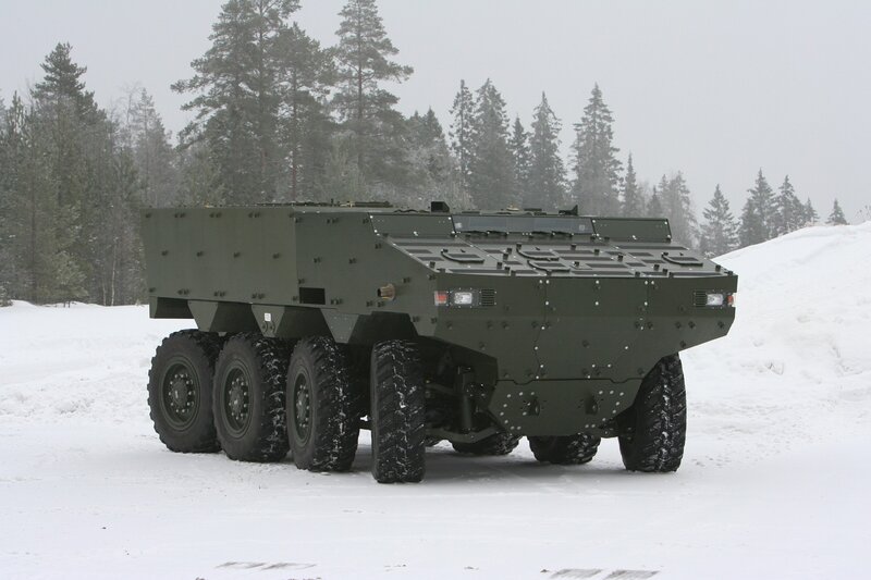 Armored Vehicle in Snow — Green, Cold