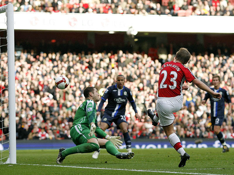 Arsenal player scores goal