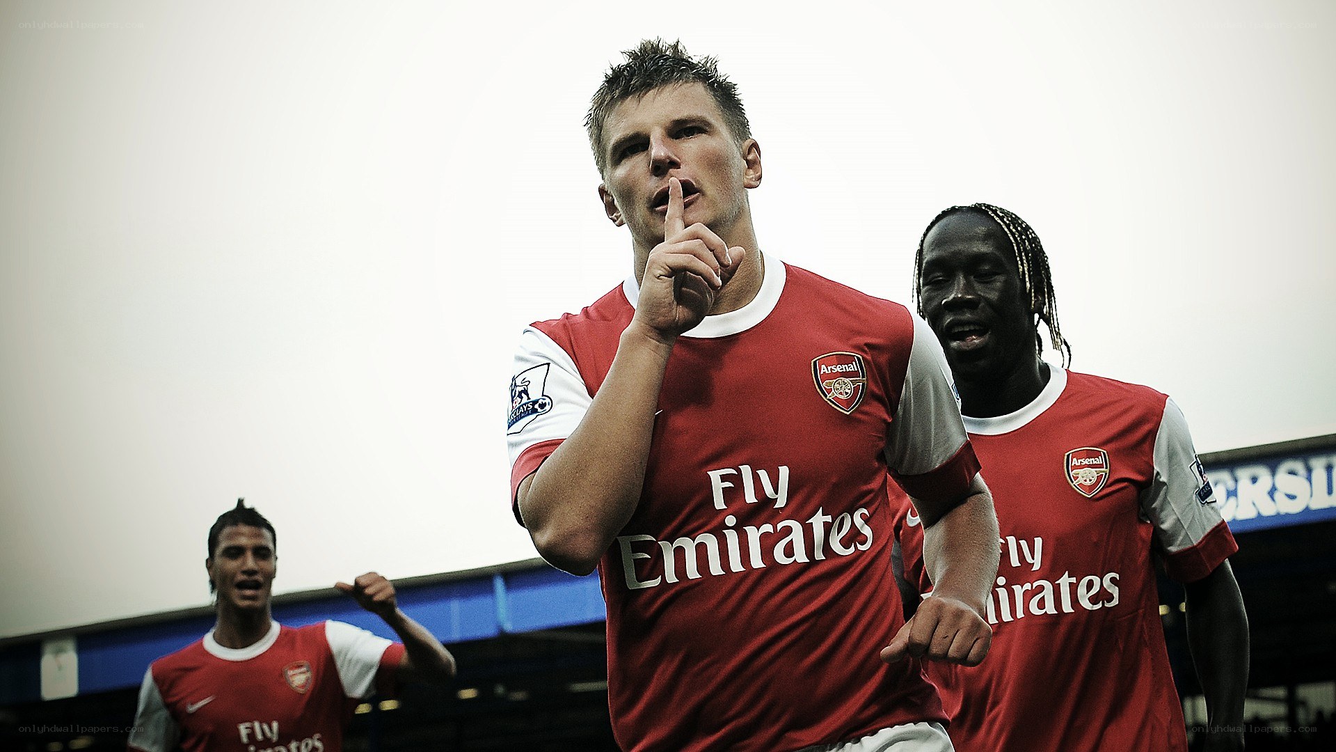 Arsenal players celebrating