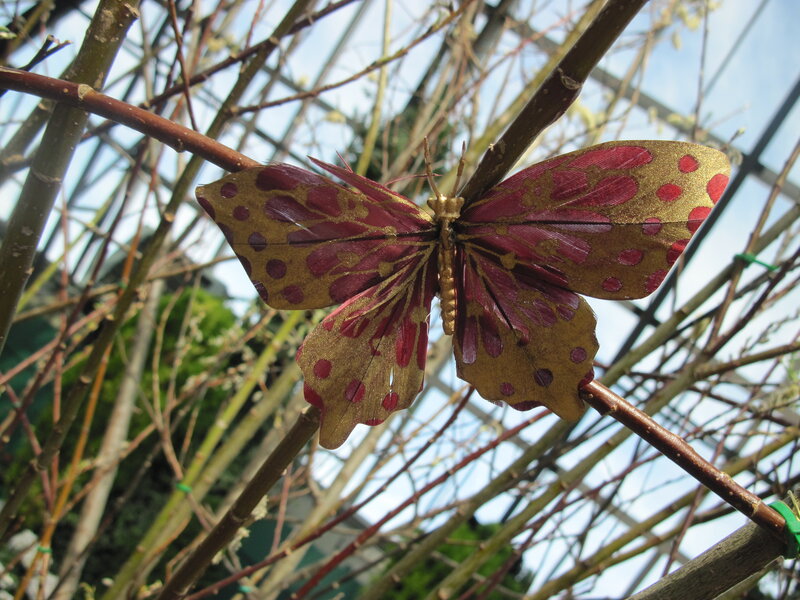 Artificial Butterfly on Branch — Gold, Calm