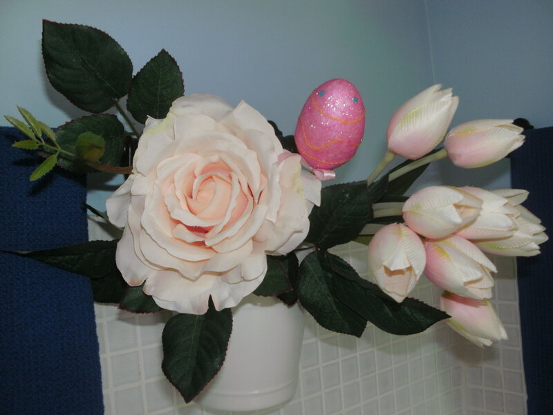 Artificial Flower Arrangement — White, Calm