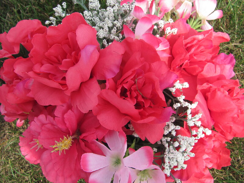Artificial Flower Bouquet — Red, Calm