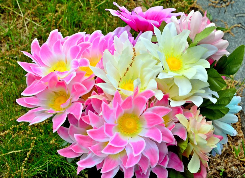 Artificial Flowers in Bouquet — Pink