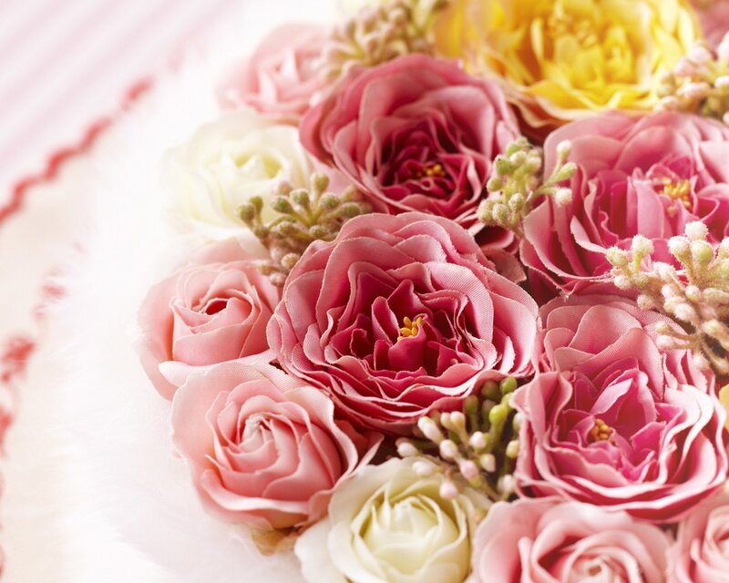 Artificial Roses on Cake