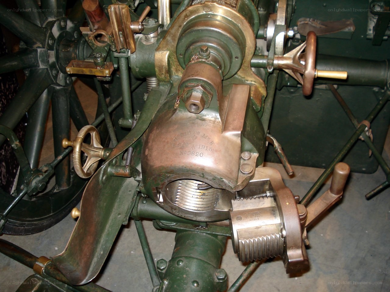 Artillery gun mechanism