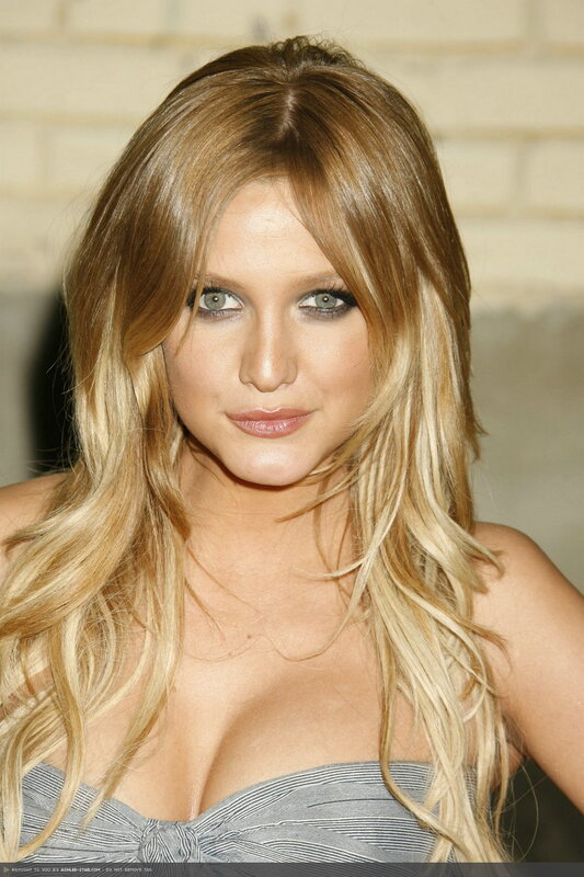 Ashley Olsen at event