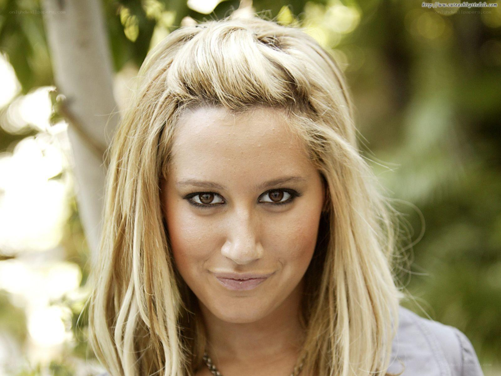 Ashley Tisdale portrait