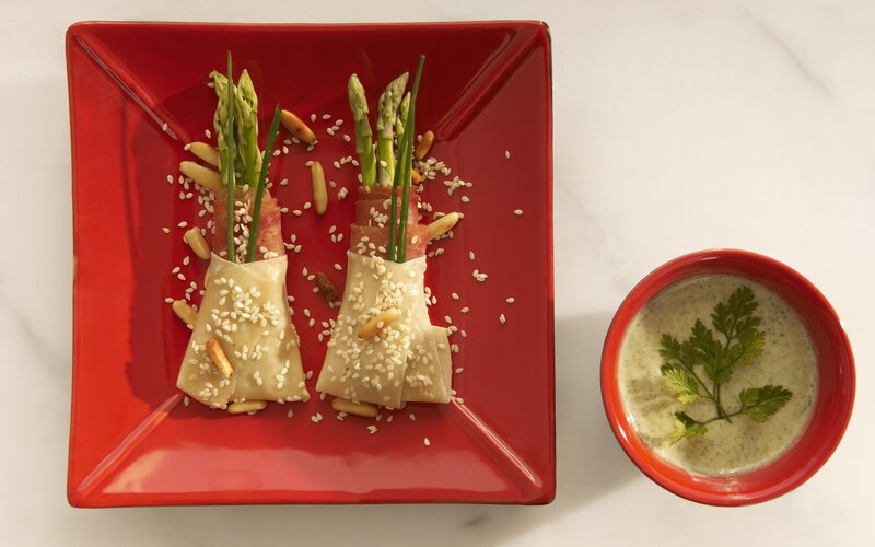 Asparagus Rolls with Dip