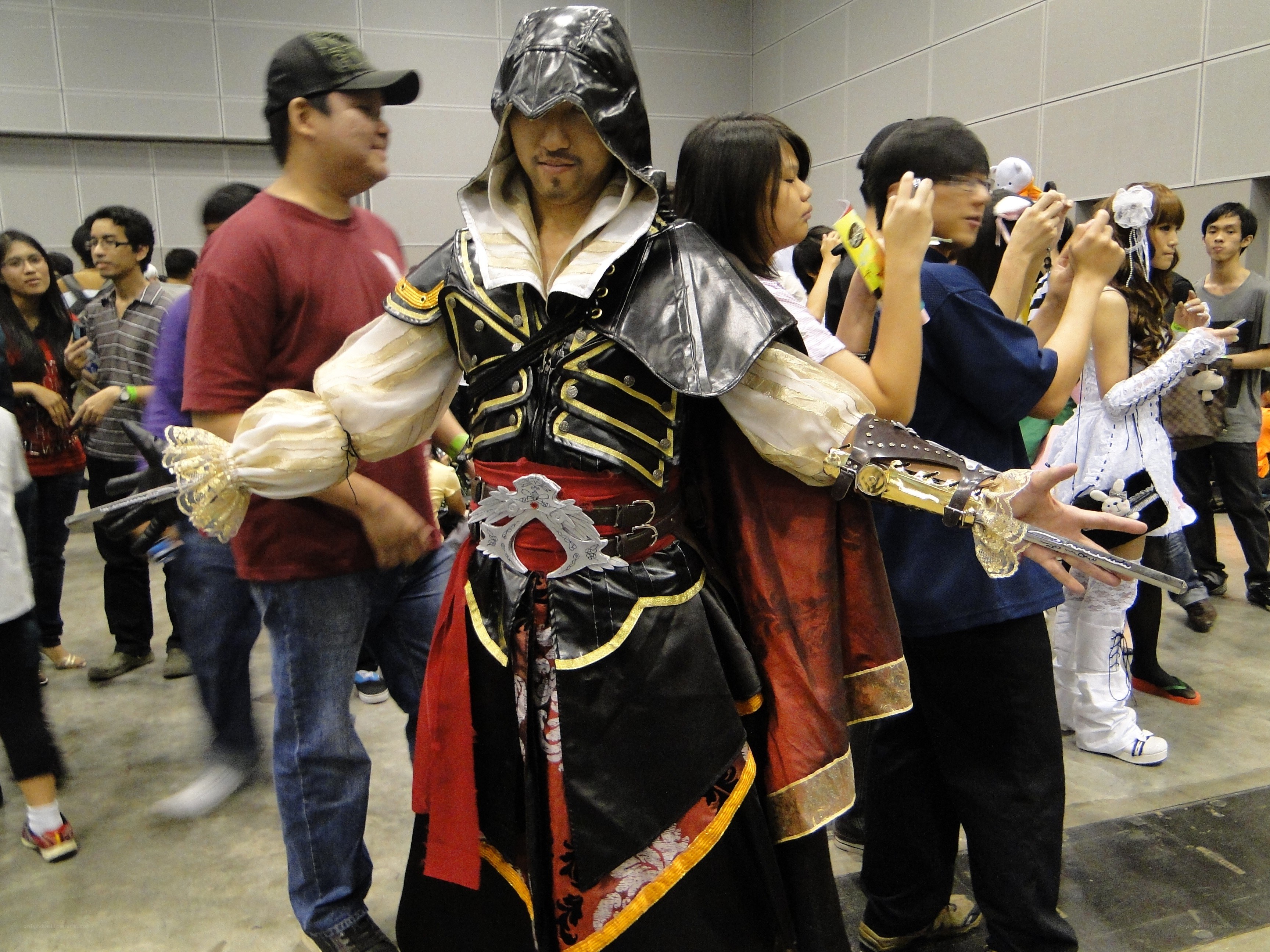 Assassin's Creed cosplayer at convention