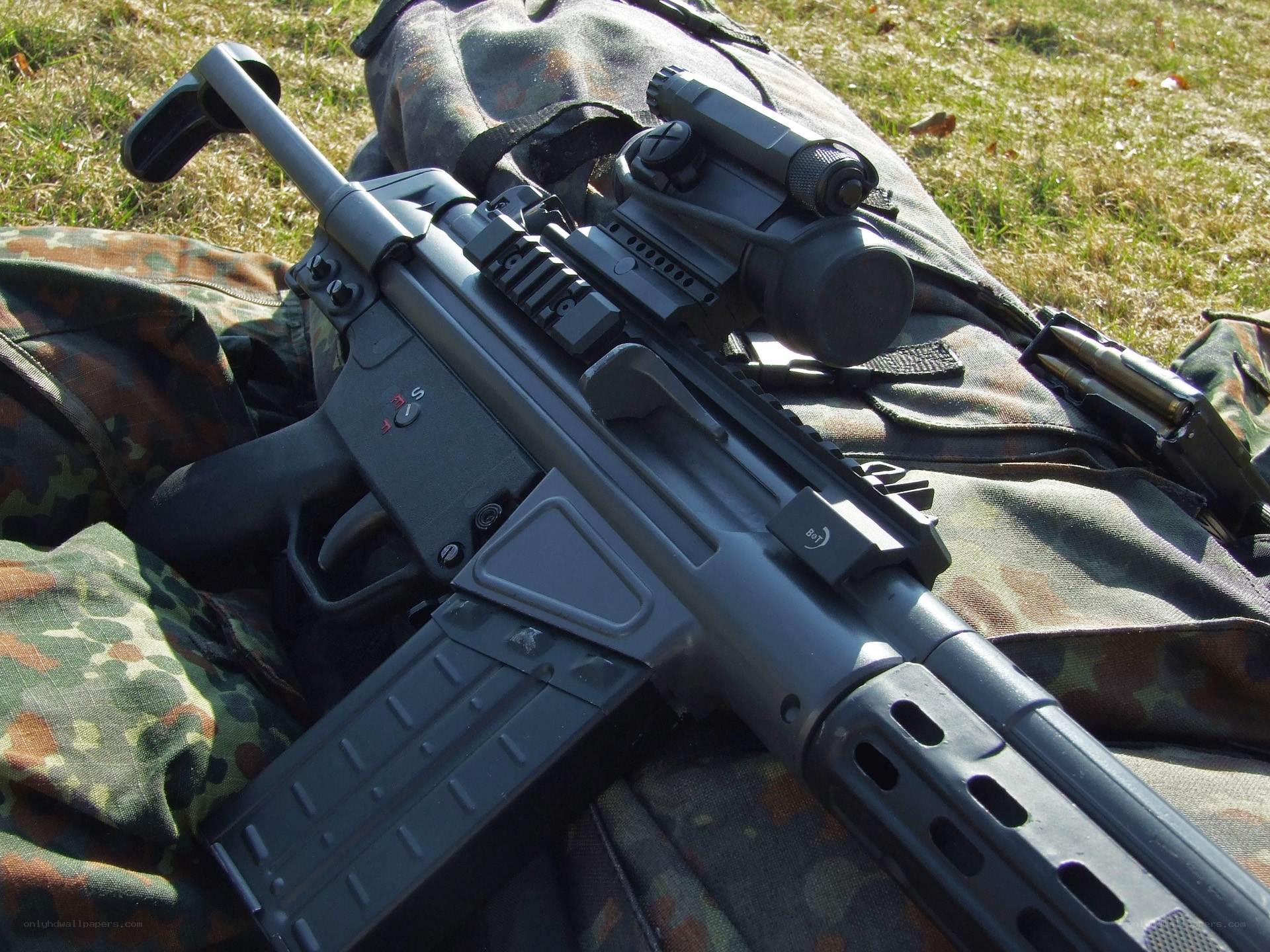 assault rifle with scope