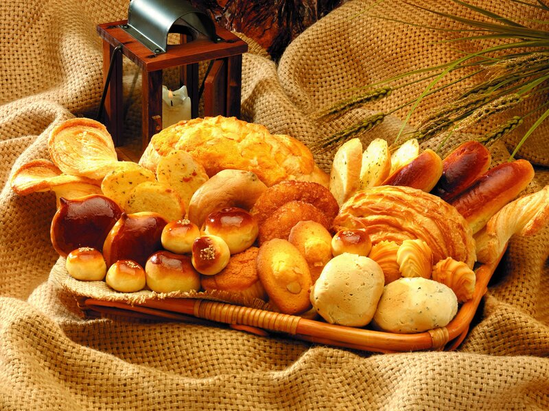 Assorted Breads in Basket — Brown, Warm