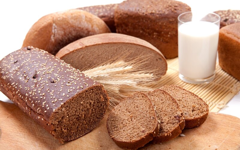 Assorted breads with milk