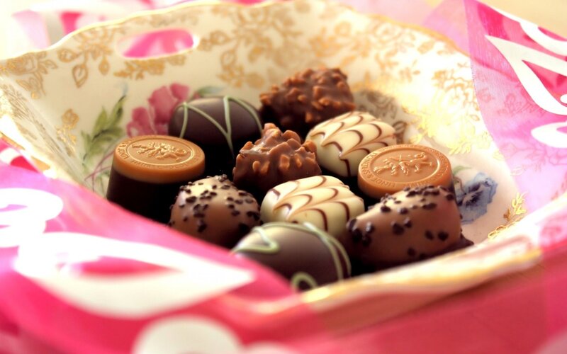 Assorted Chocolate Truffles — Pink
