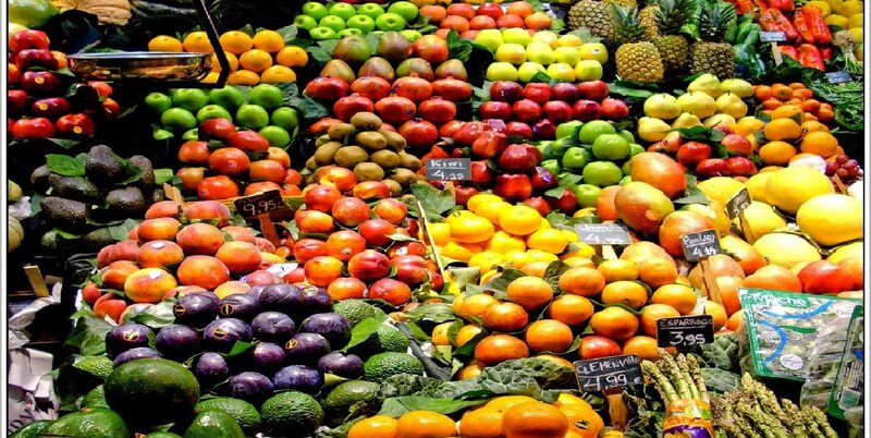 Assorted Fruits at Market — Green