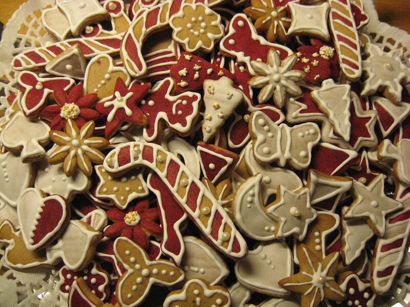 Assorted Gingerbread Cookies — Red