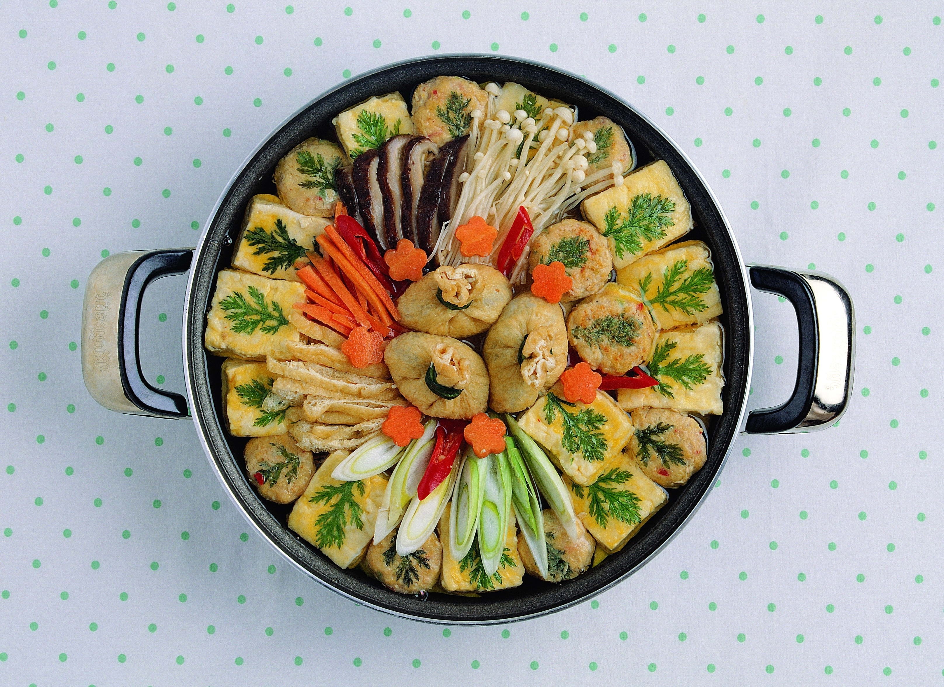 Assorted Japanese hot pot