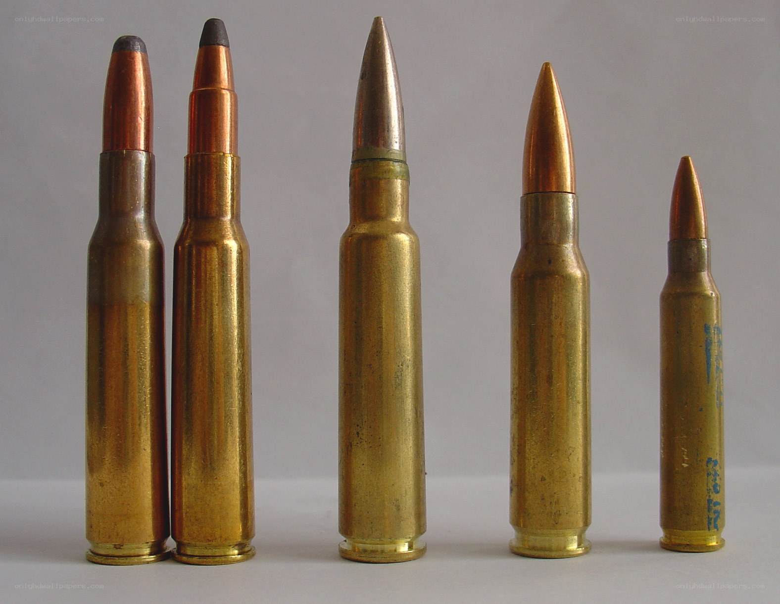 Assorted rifle cartridges