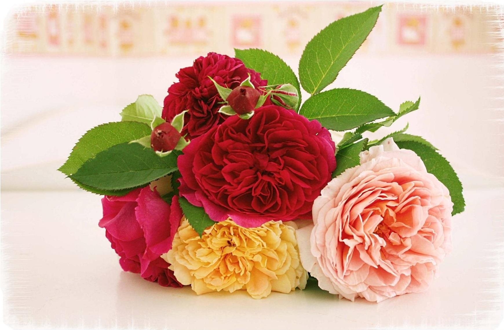 Assorted rose bouquet