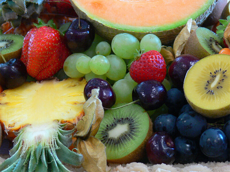 Assorted Sliced Fruits — Green
