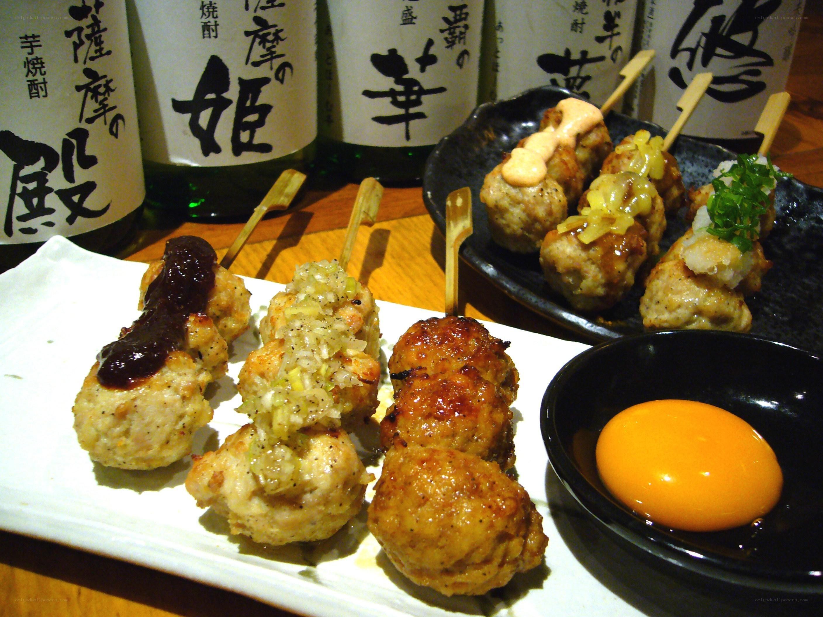 Assorted yakitori skewers with sauce