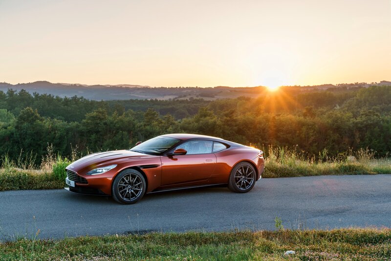 Aston Martin DB11 — Orange