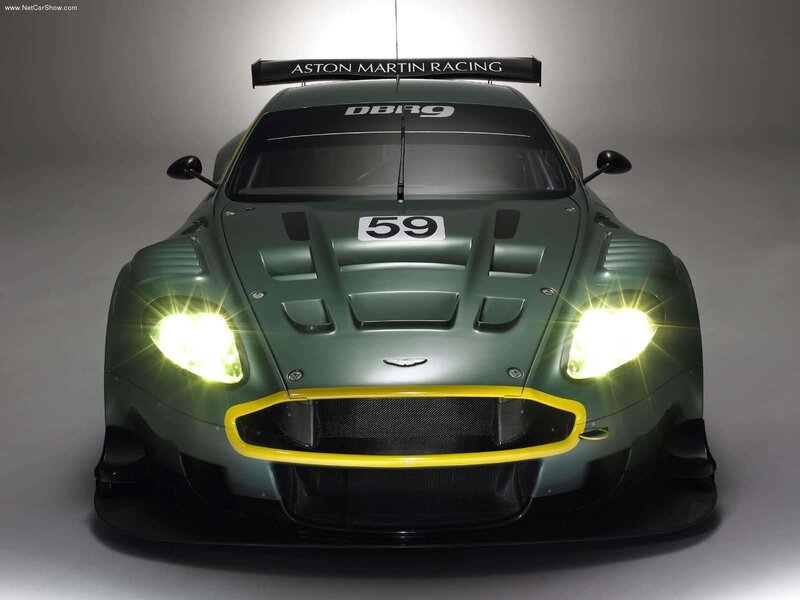 Aston Martin DBR9 race car