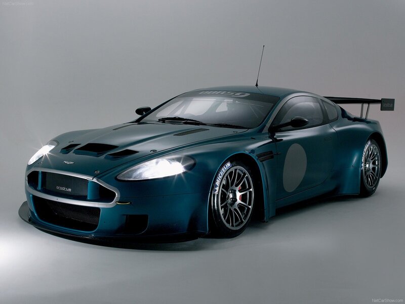 Aston Martin DBR9 race car