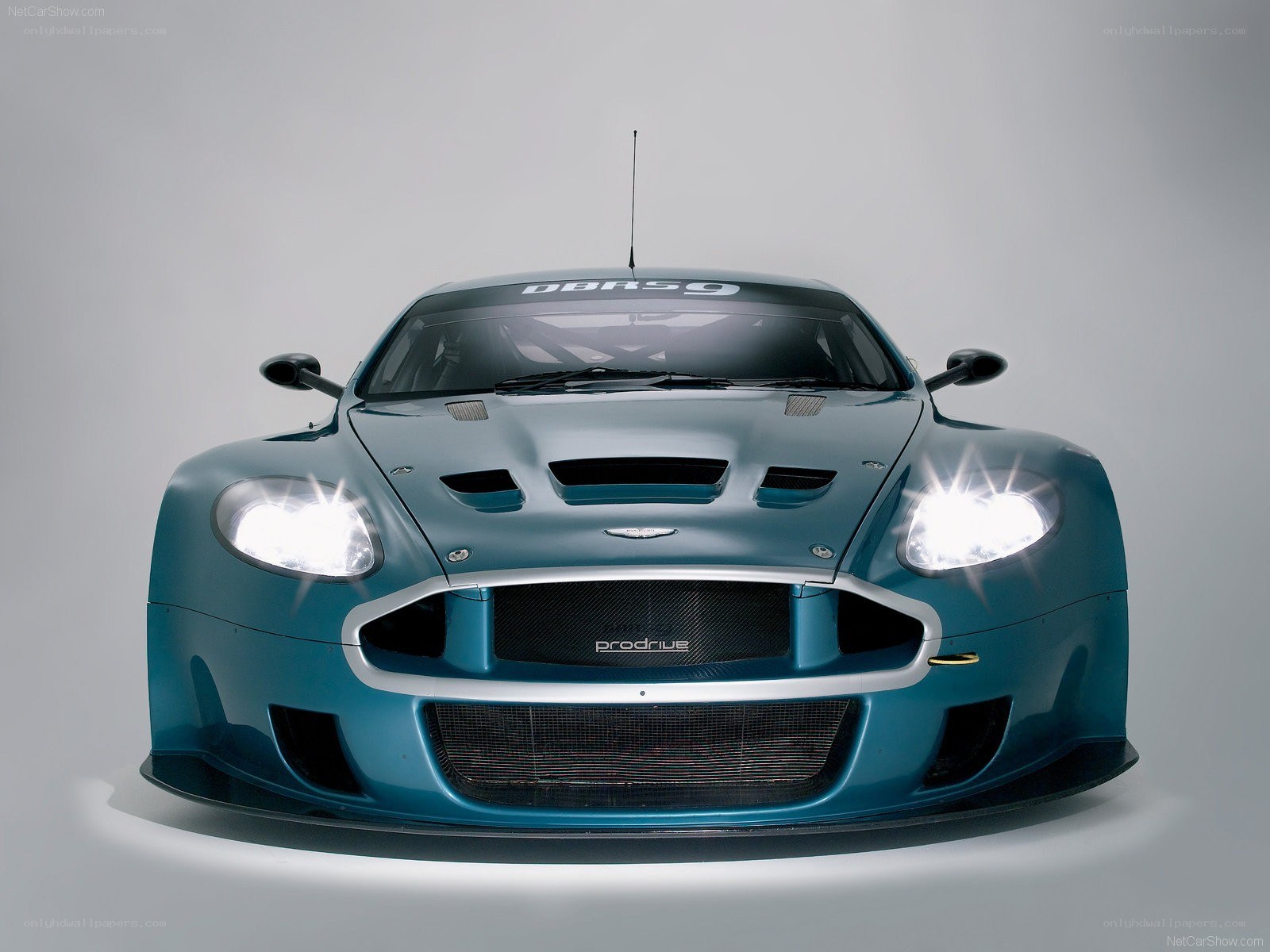 Aston Martin DBR9 race car