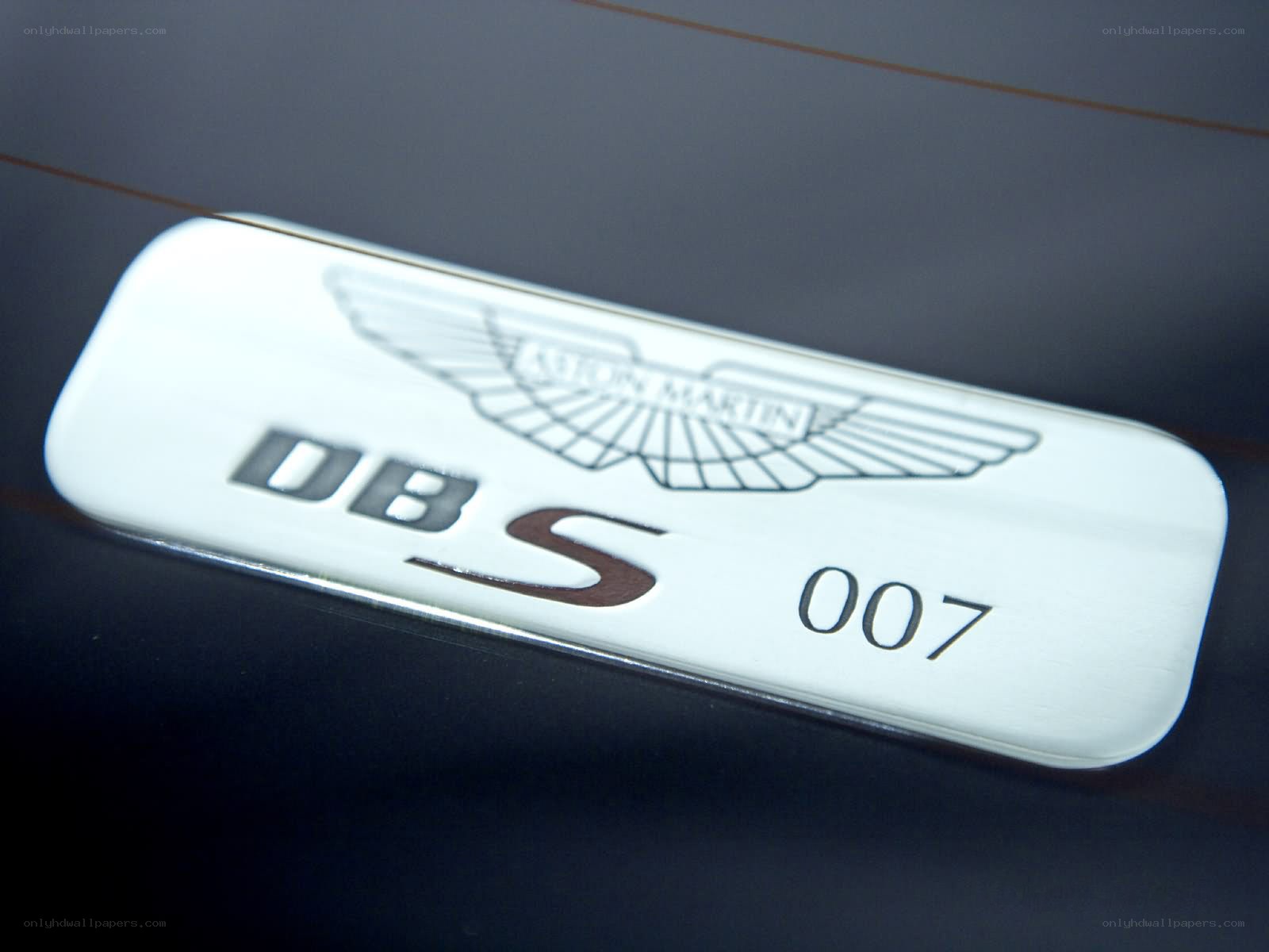 Aston Martin DBS 007 badge