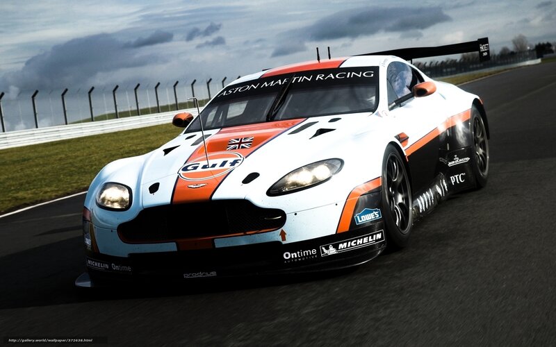 Aston Martin Race Car — White, Dynamic