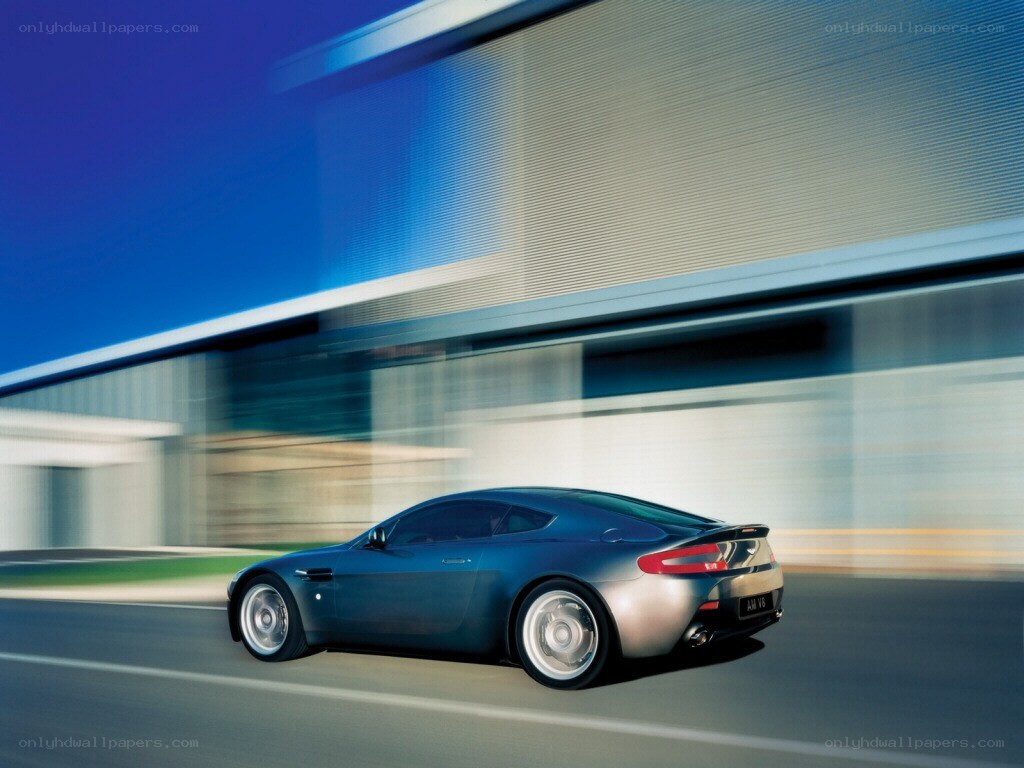 Aston Martin V8 in motion