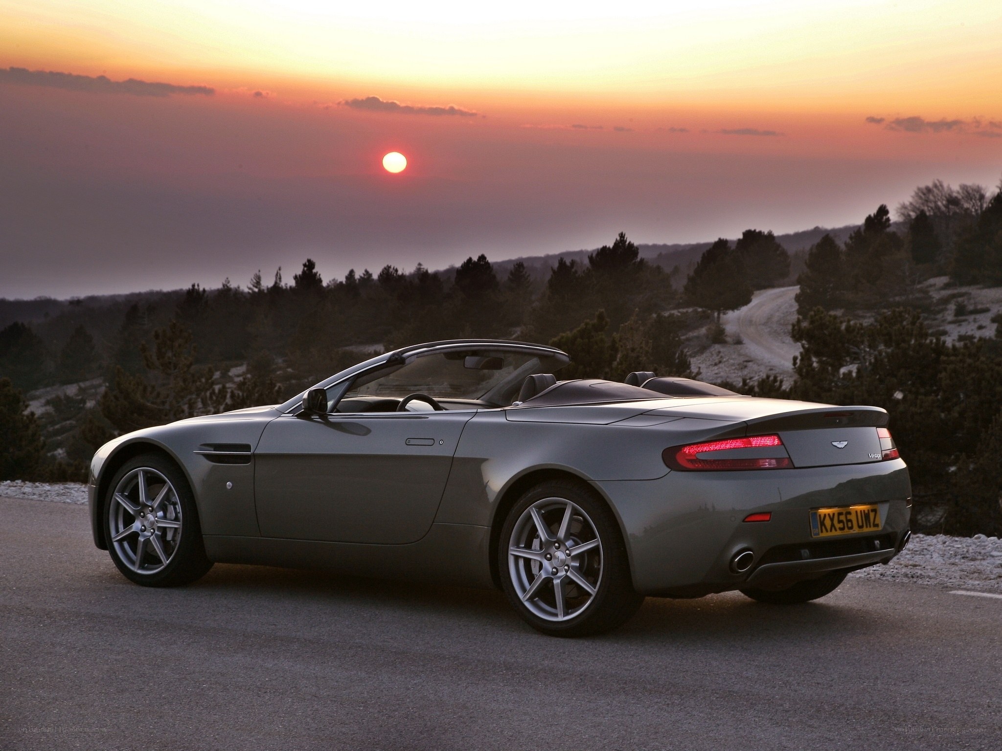 Aston Martin V8 Vantage Roadster
