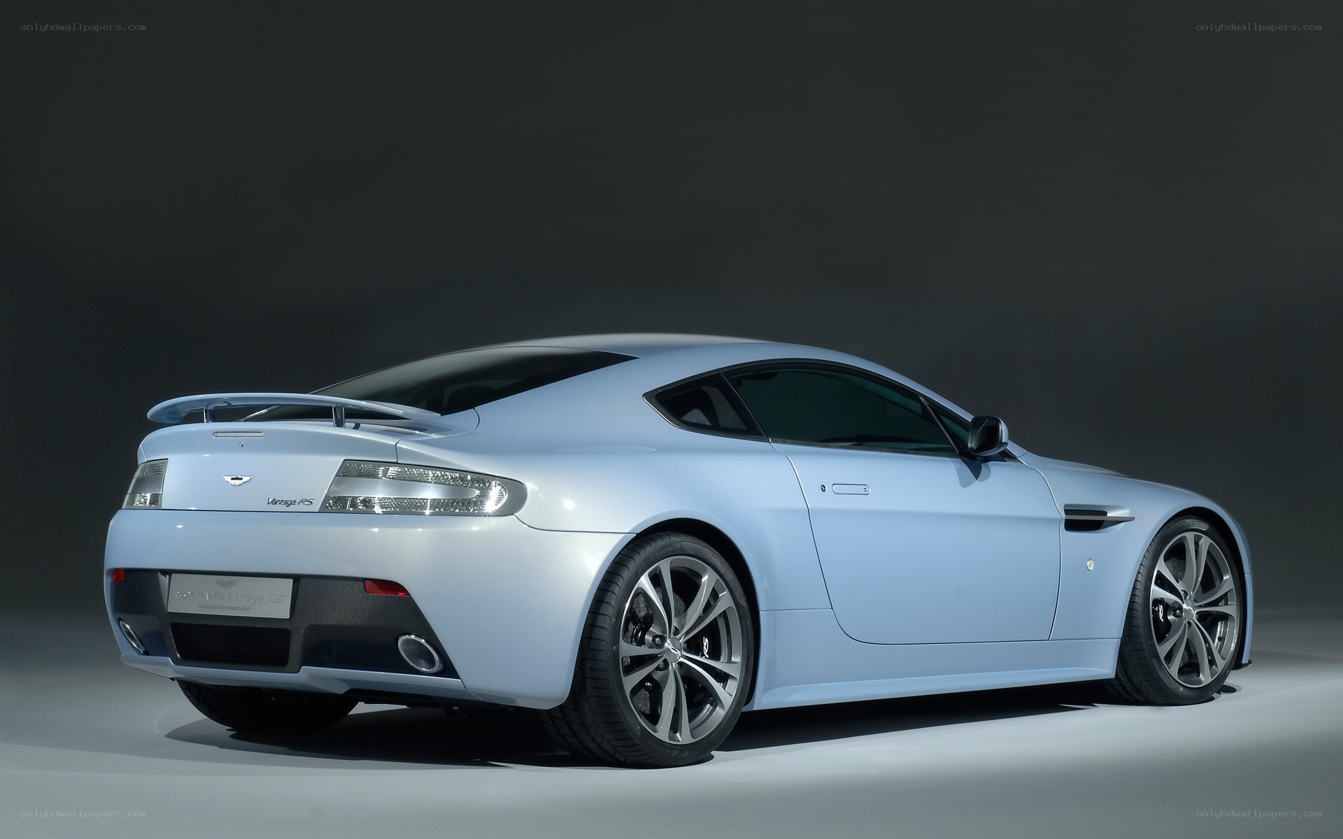 Aston Martin Vantage GT