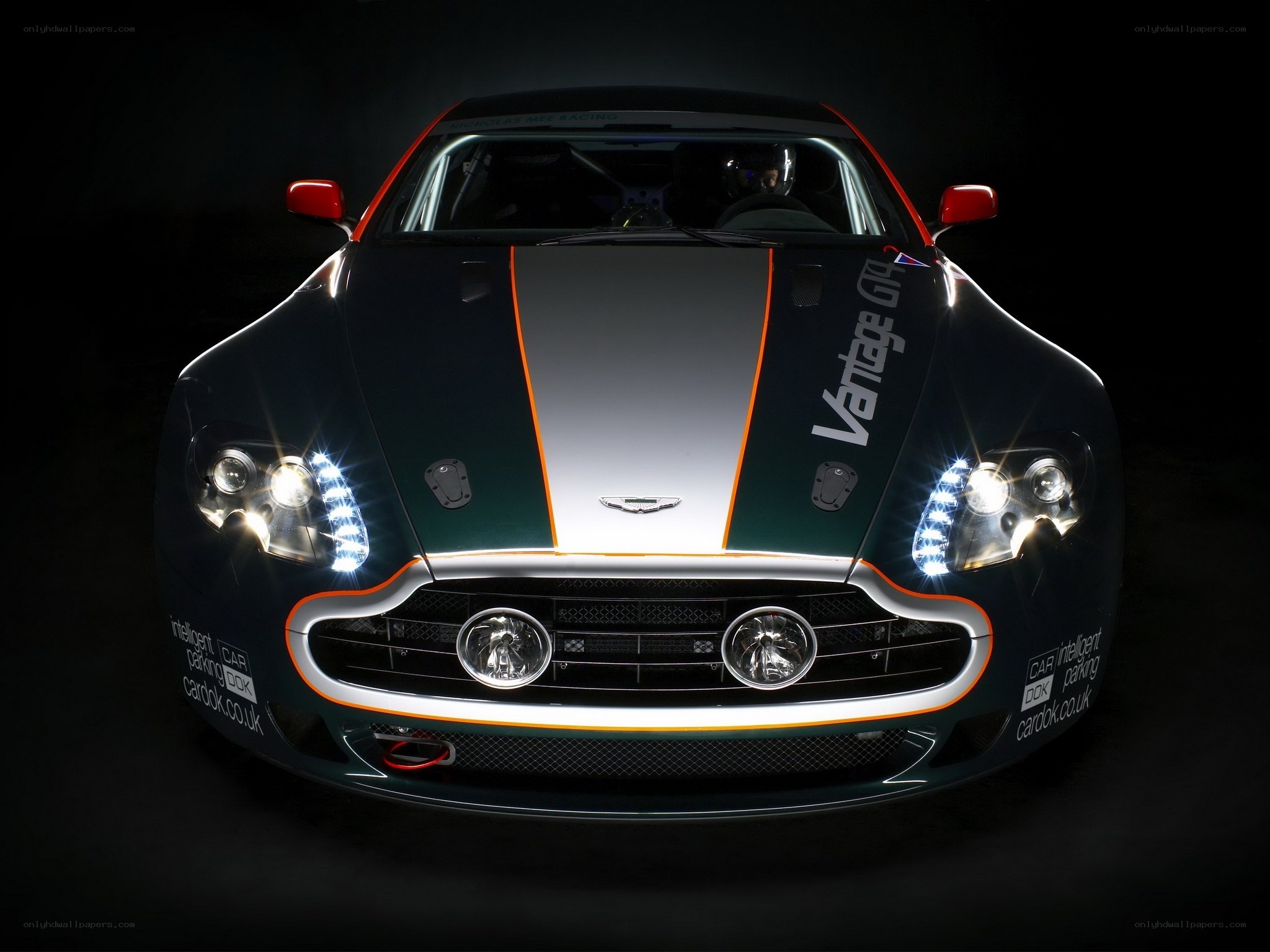 Aston Martin Vantage GT4