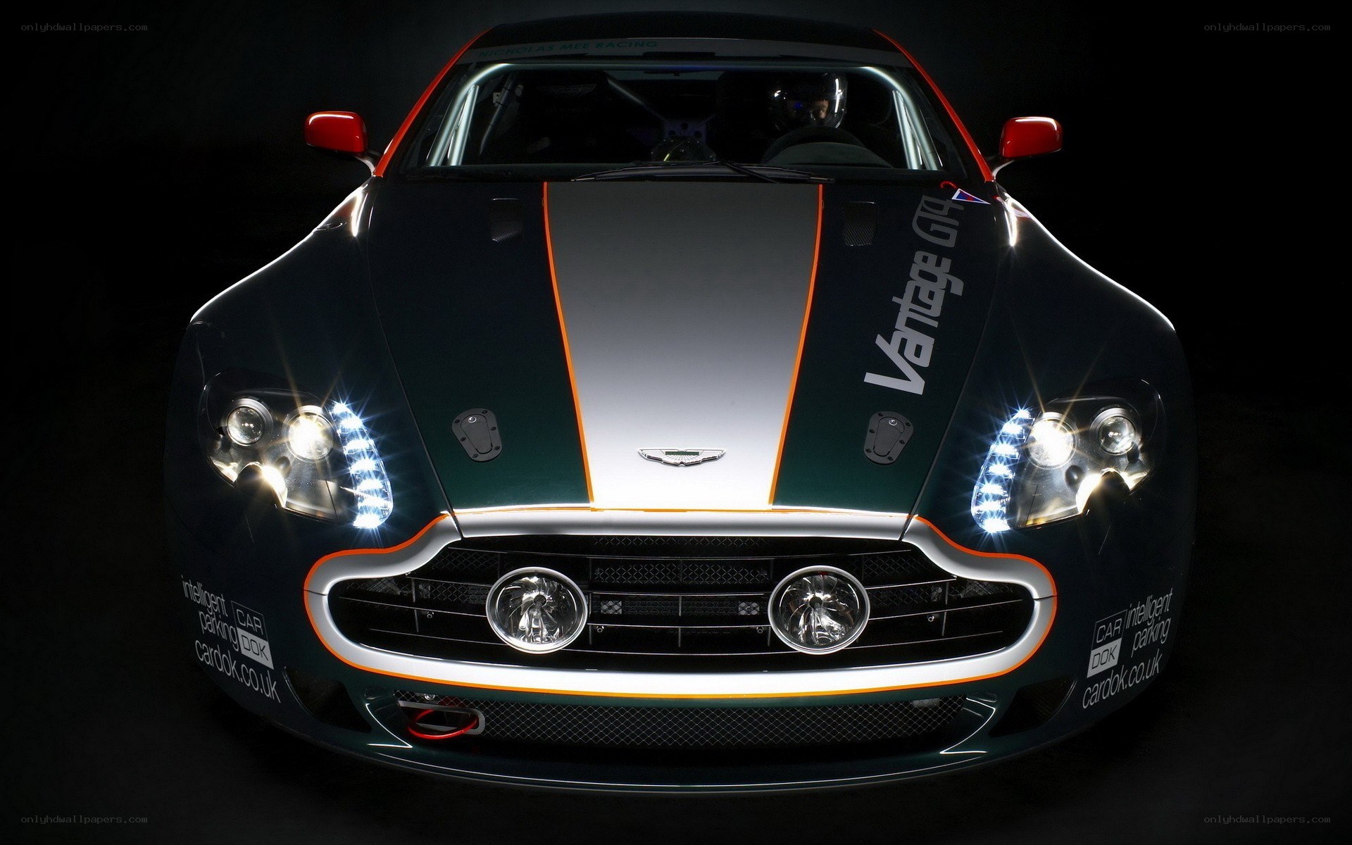 Aston Martin Vantage GT4