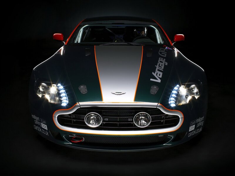 Aston Martin Vantage GT4 — Black